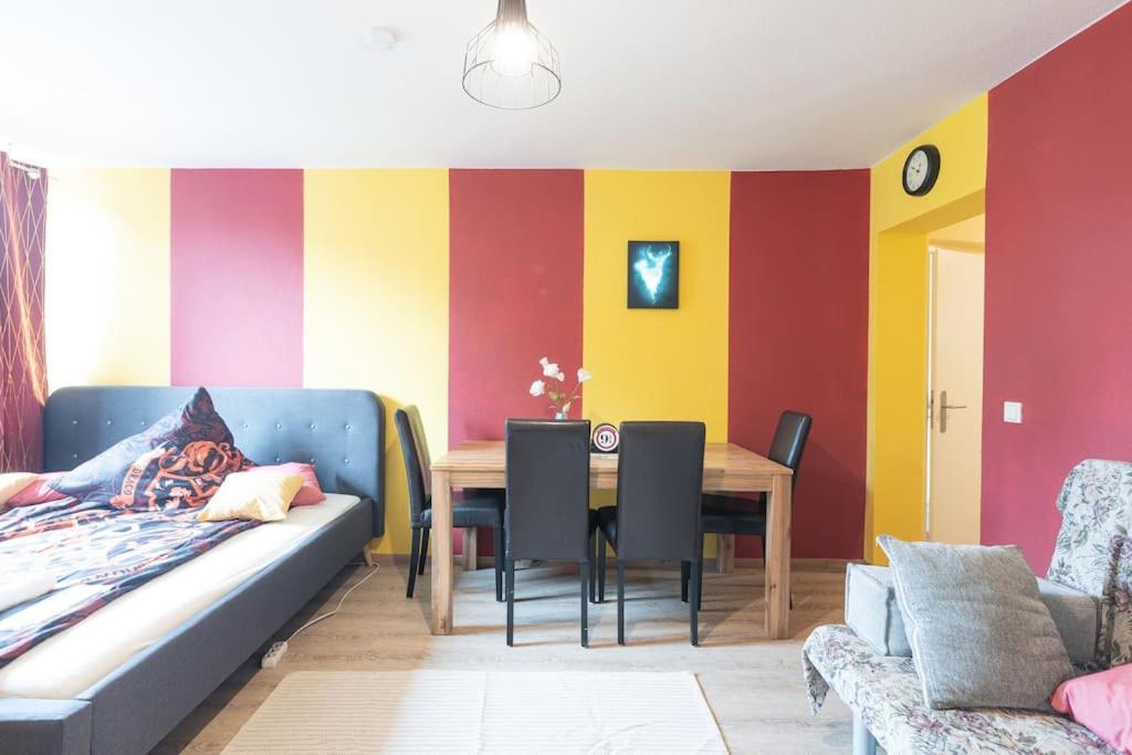 - Magical Harry Potter Apartment In Duisburg - 2 Mins Central Station Hbf - Kingsize Bed & Netflix - מראה חיצוני תמונה